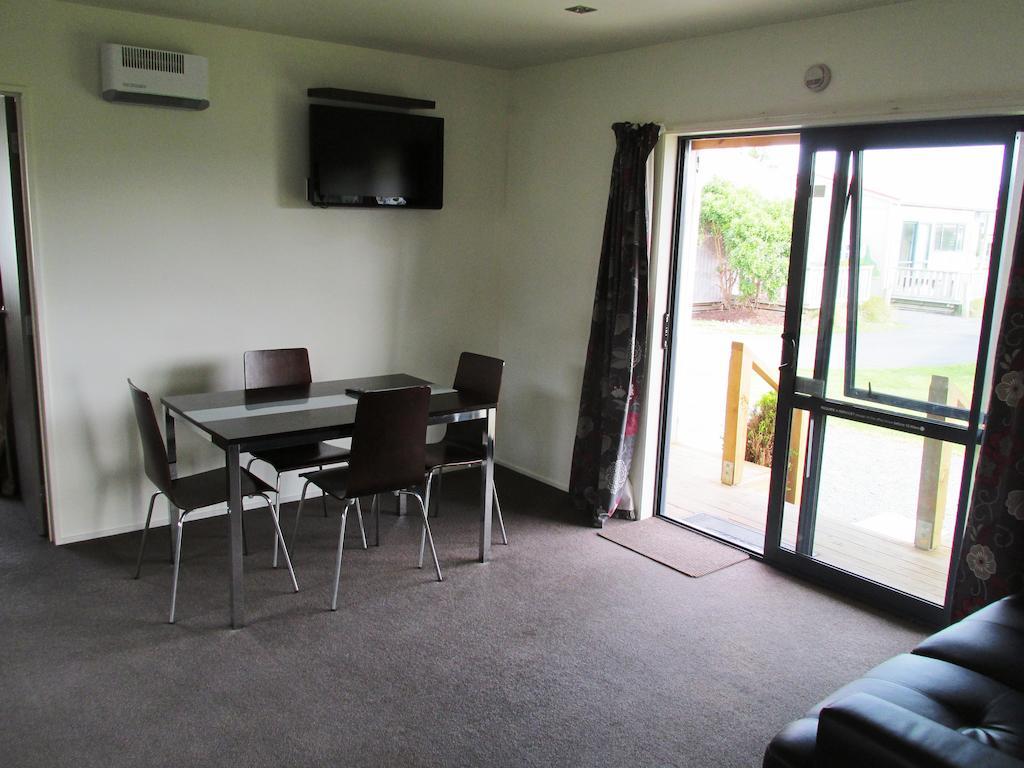 Dunedin Holiday Park Room photo
